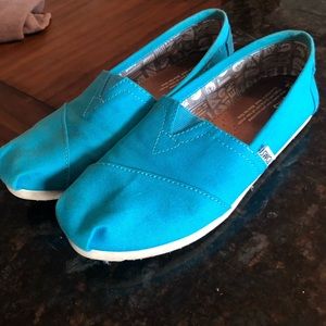 Woman TOMS